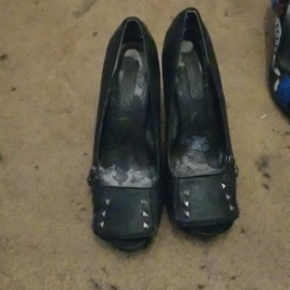 Black iron fist shoes
